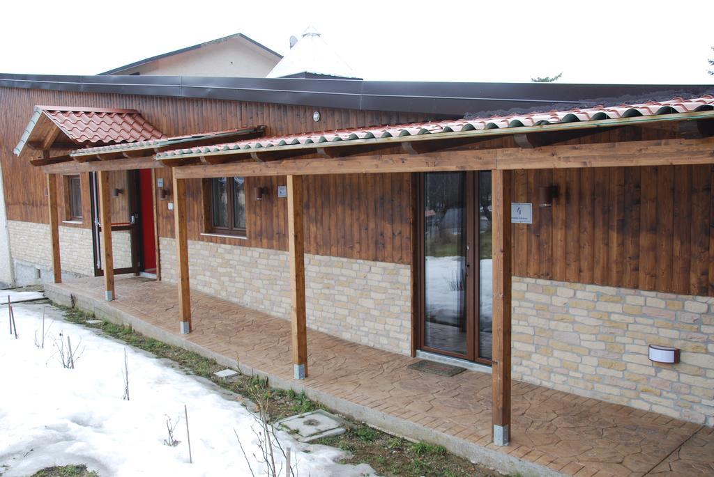 Guest House Caracas Лорика Экстерьер фото